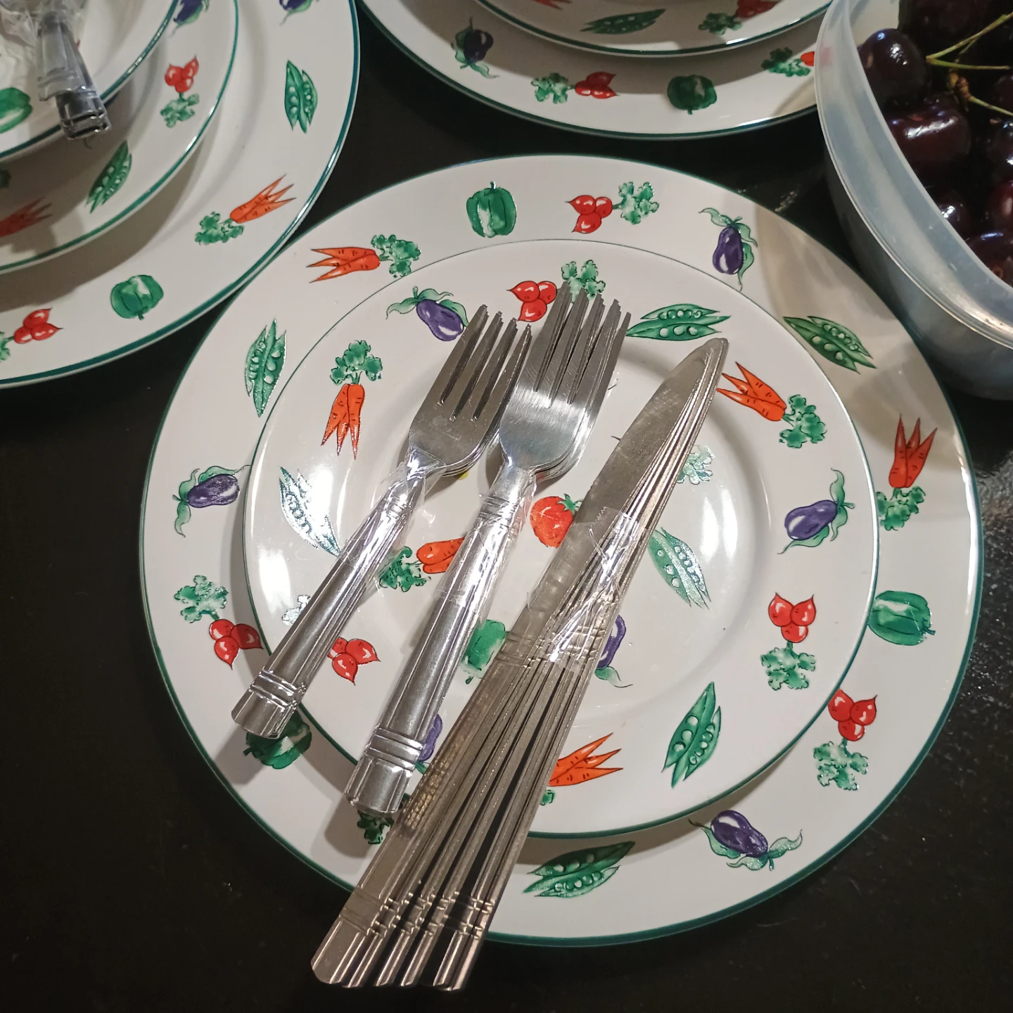 Vegetable Pattern Dinnerware Set with Cutlery - photo 2