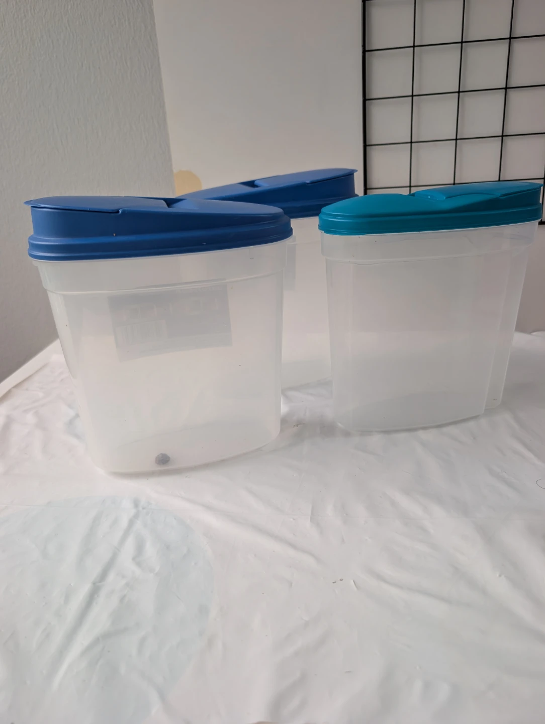 Set of 3 Plastic Food Storage Containers with Lids