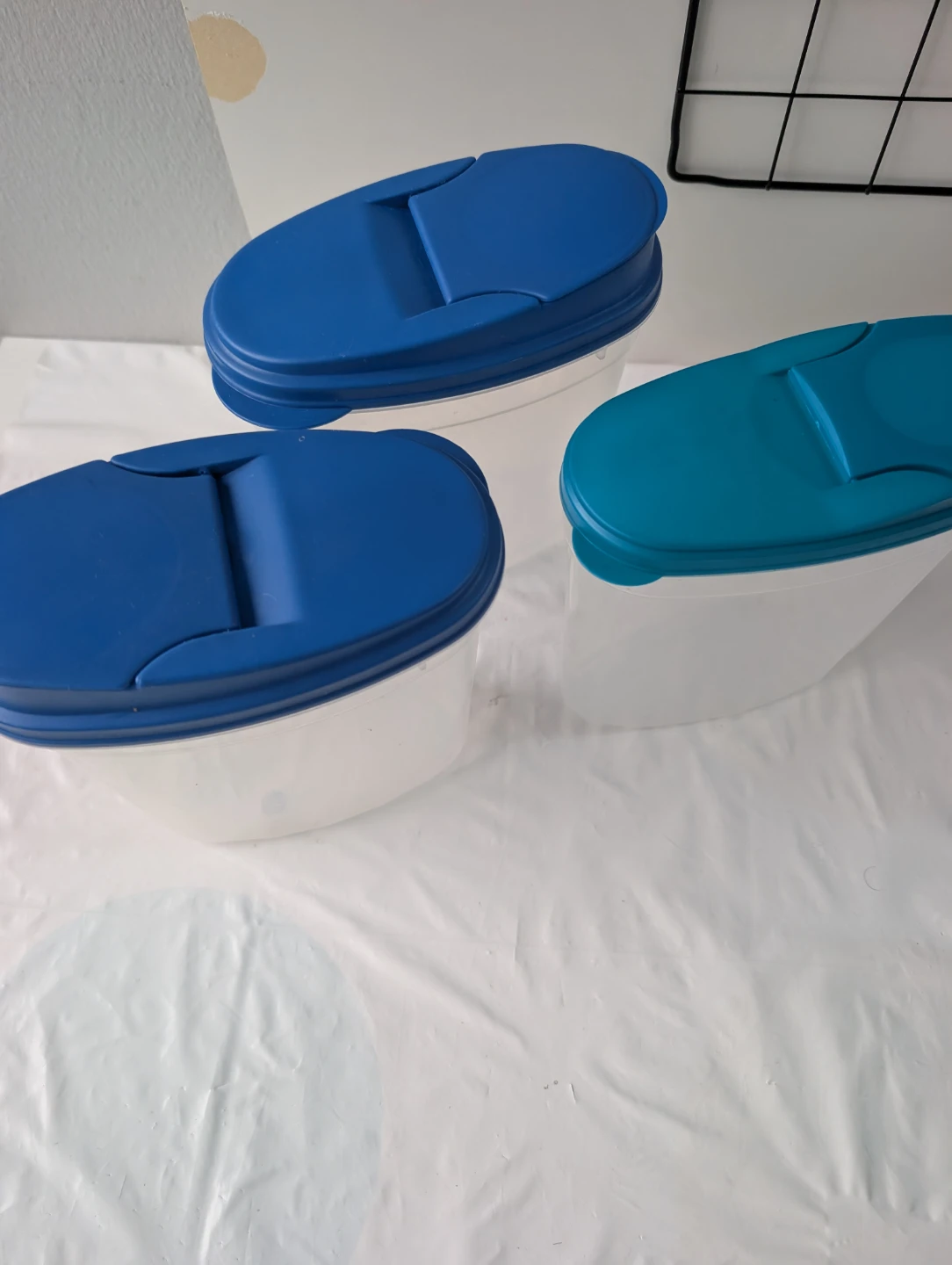 Set of 3 Plastic Food Storage Containers with Lids - photo 2