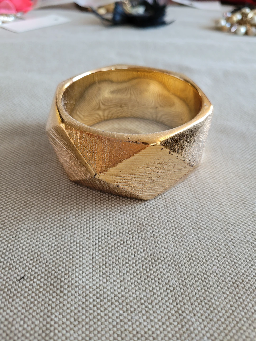 Gold-tone Geometric Bangle Bracelet - photo 2