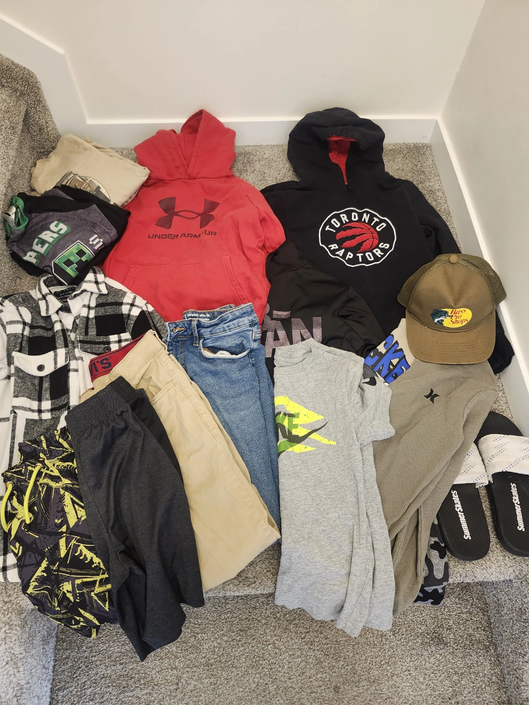 Boys Clothing Bundle: Under Armour, Raptors, Nike, Hurley