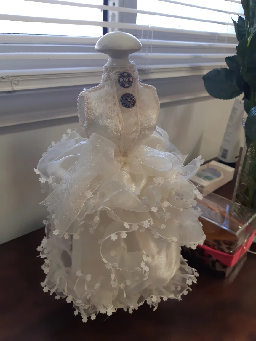 White Decorative Mannequin Dress - photo 2