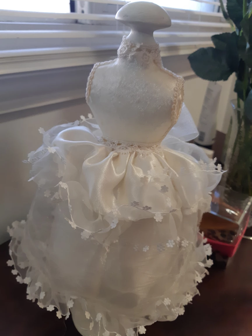 White Decorative Mannequin Dress - photo 3