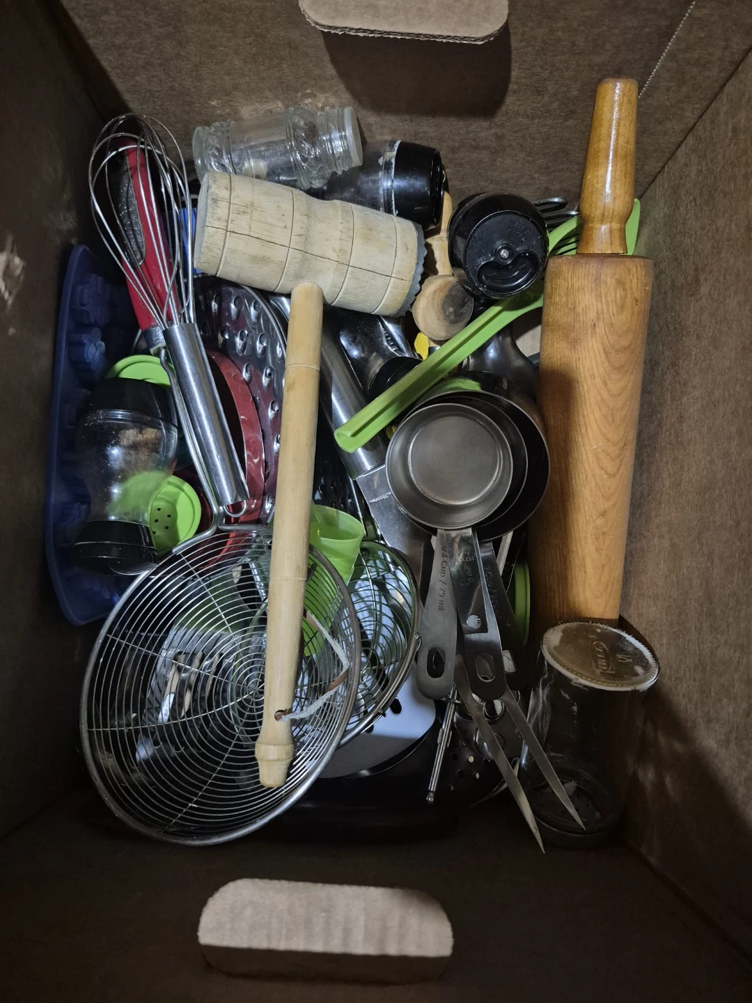 Mixed Cutlery and Kitchen Gadgets - photo 2