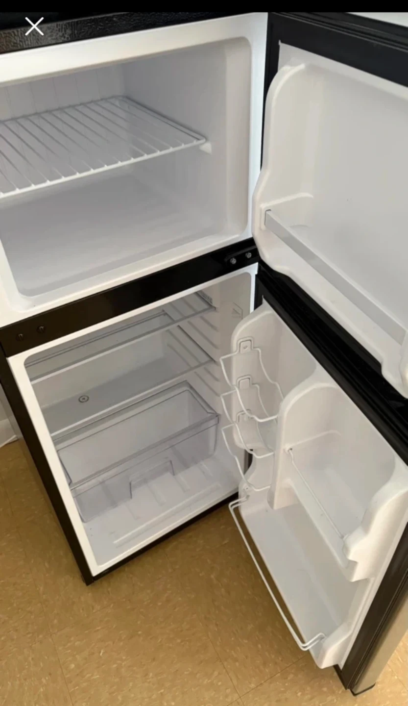 Insignia Mini Refrigerator - photo 3