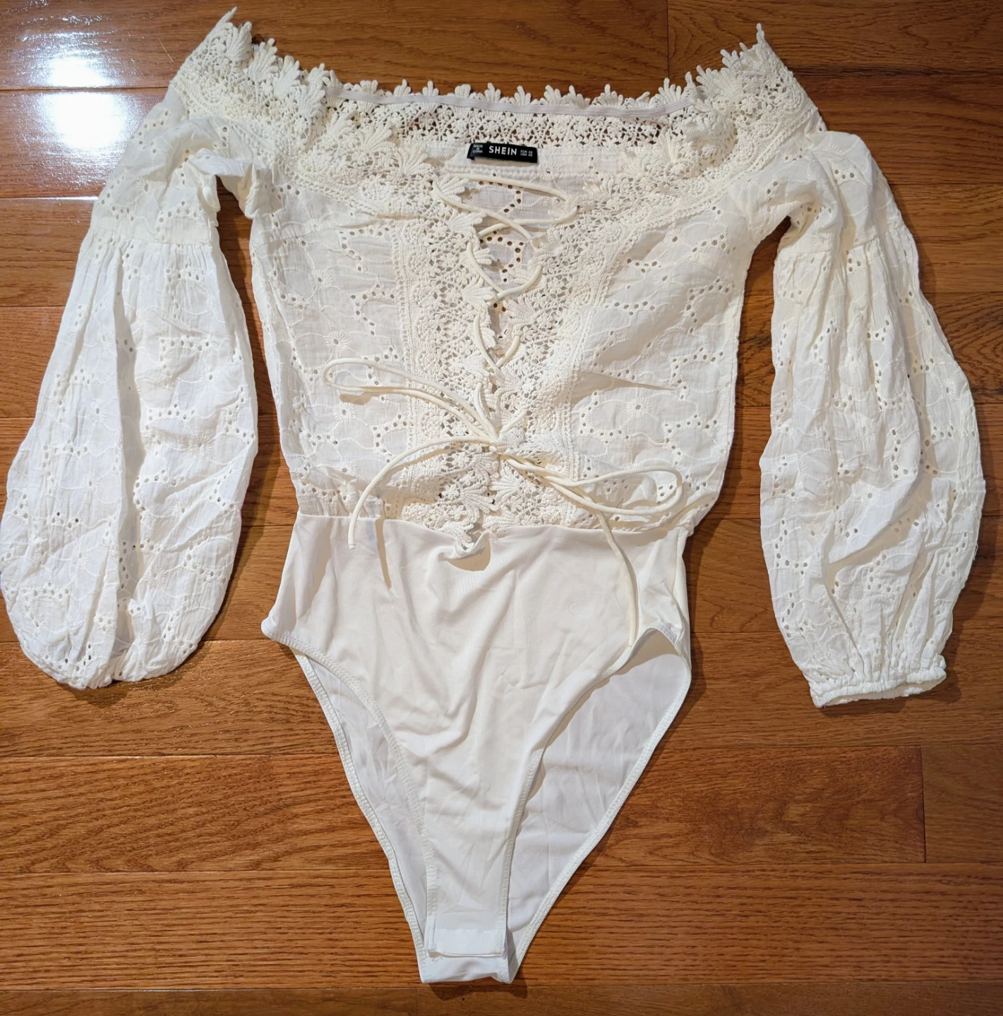 White Eyelet Lace Off-the-Shoulder Bodysuit - photo 3