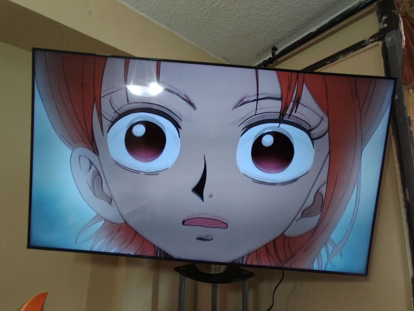 60 inch smart TV Bolvia for sale. Good condition ready to use.