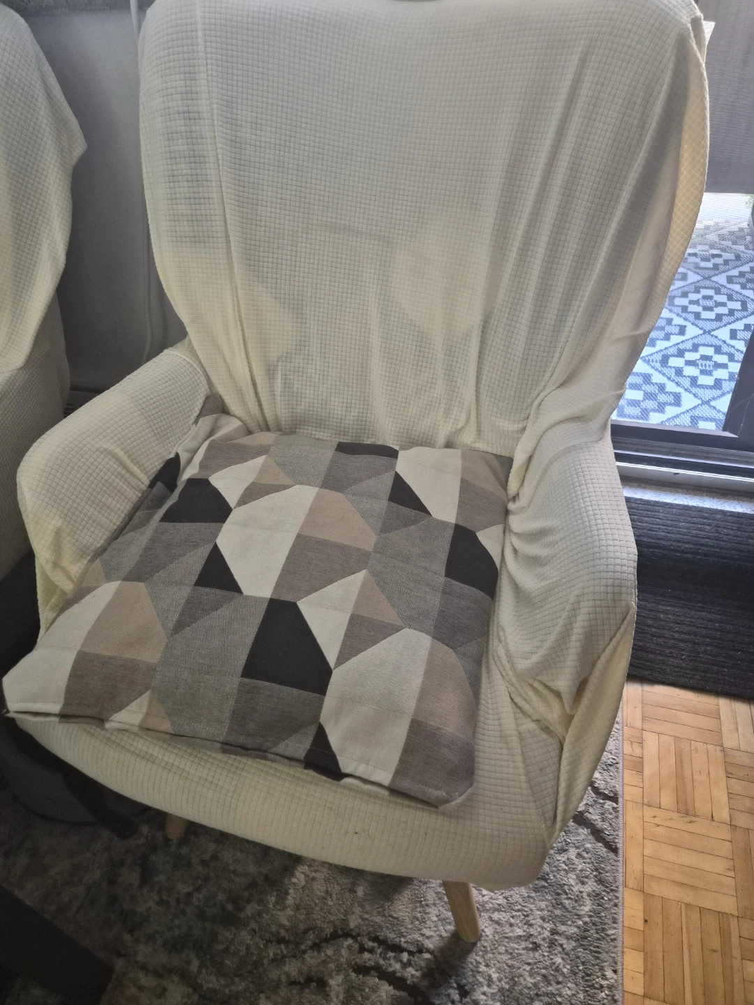2 chairs+ coffee table - photo 3