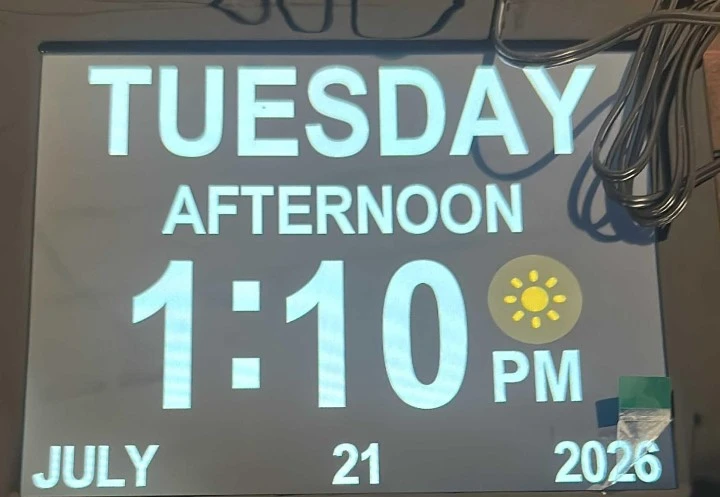 Digital Day Clock with Photo Frame Function - photo 2