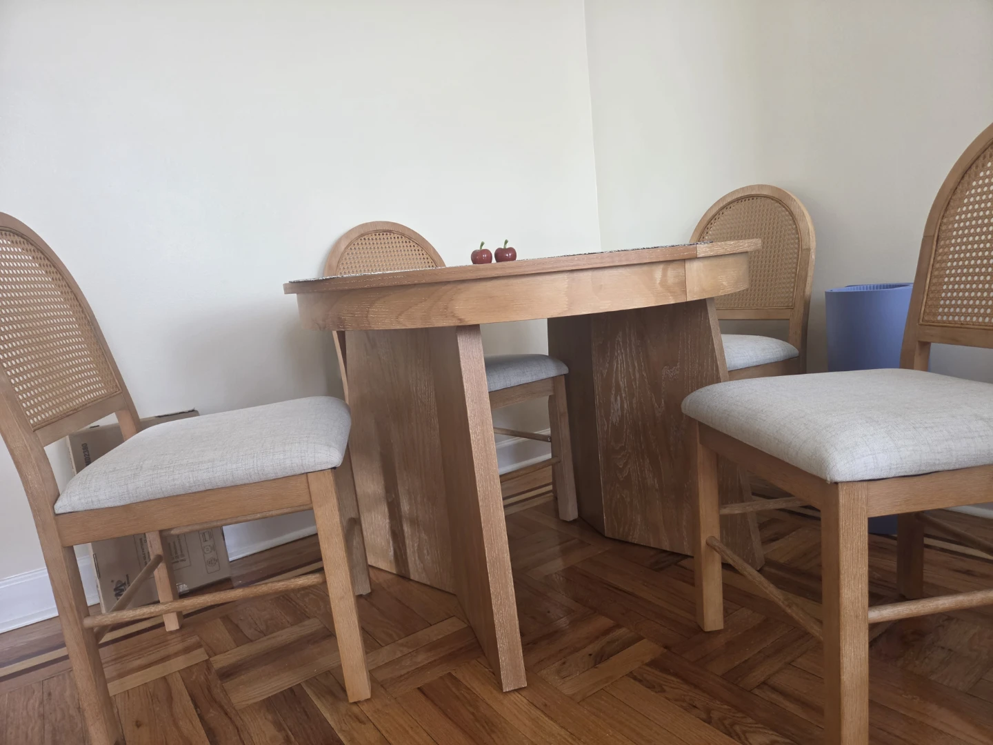 Harper & Bright Designs Round Extendable Dining Table Set - photo 3