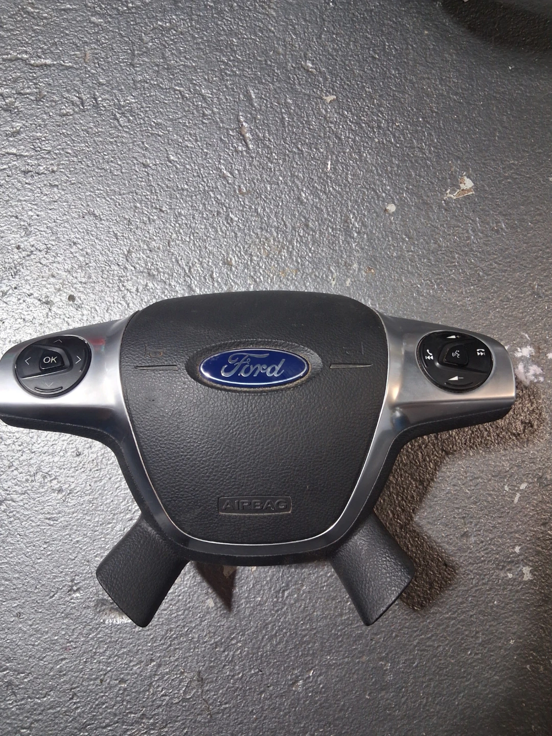 Ford Steering Wheel with Airbag