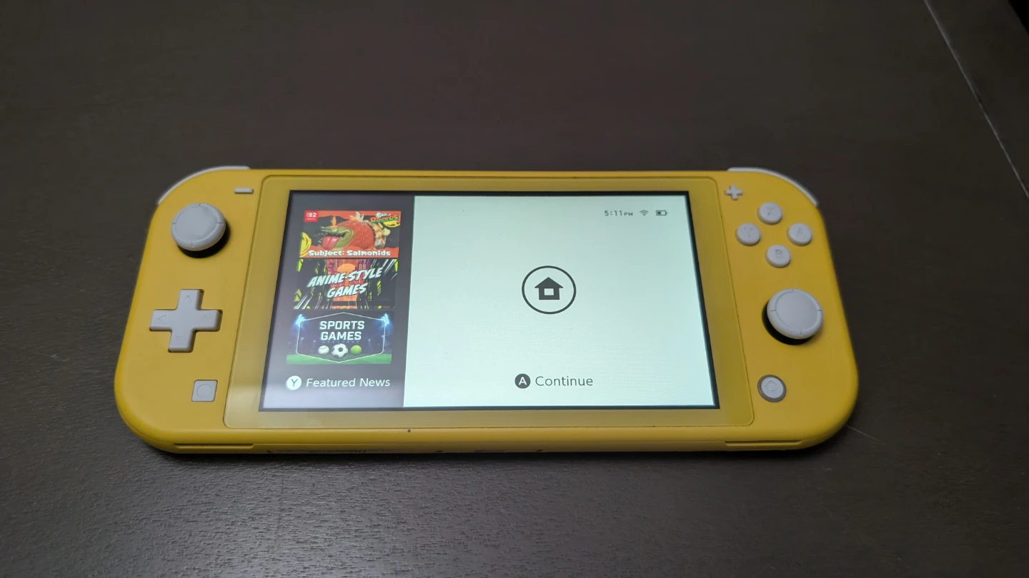 Nintendo Switch Lite Yellow - w/case and charger