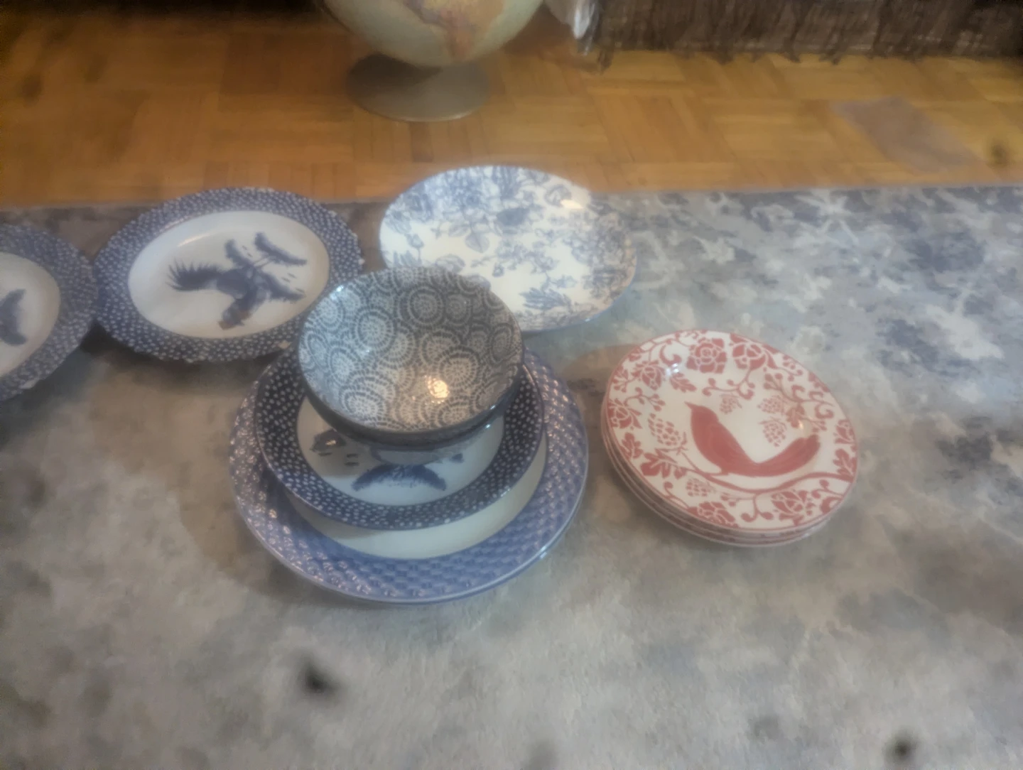 Set of decorative plates and bowls - photo 2