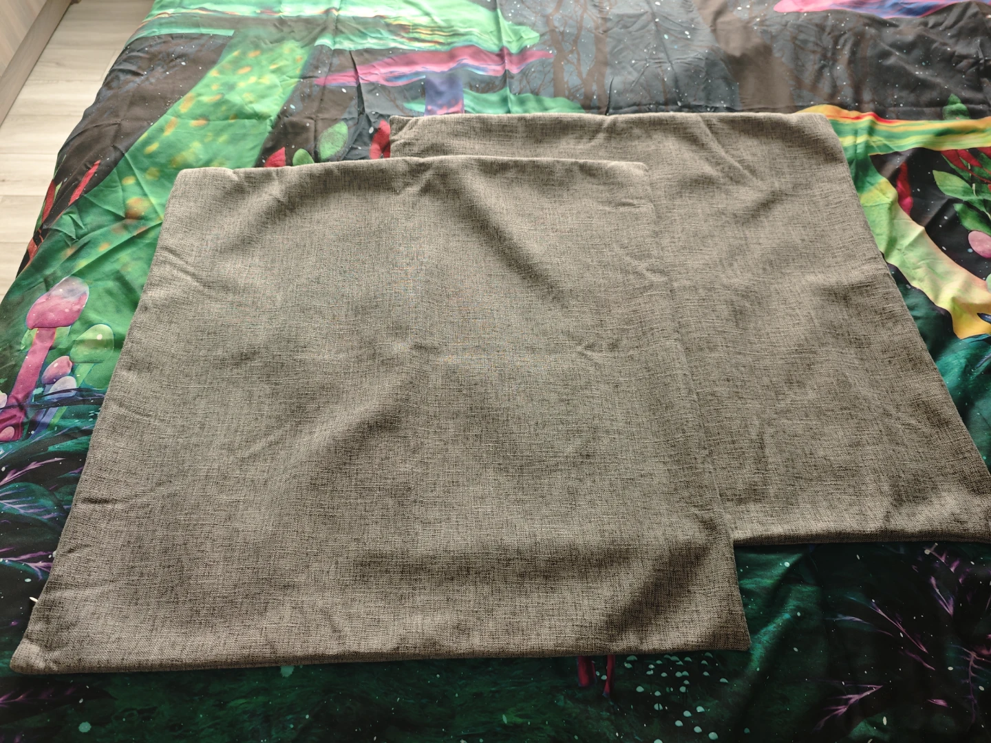Two Grey Square Cushion Covers 70cm*70cm - photo 2