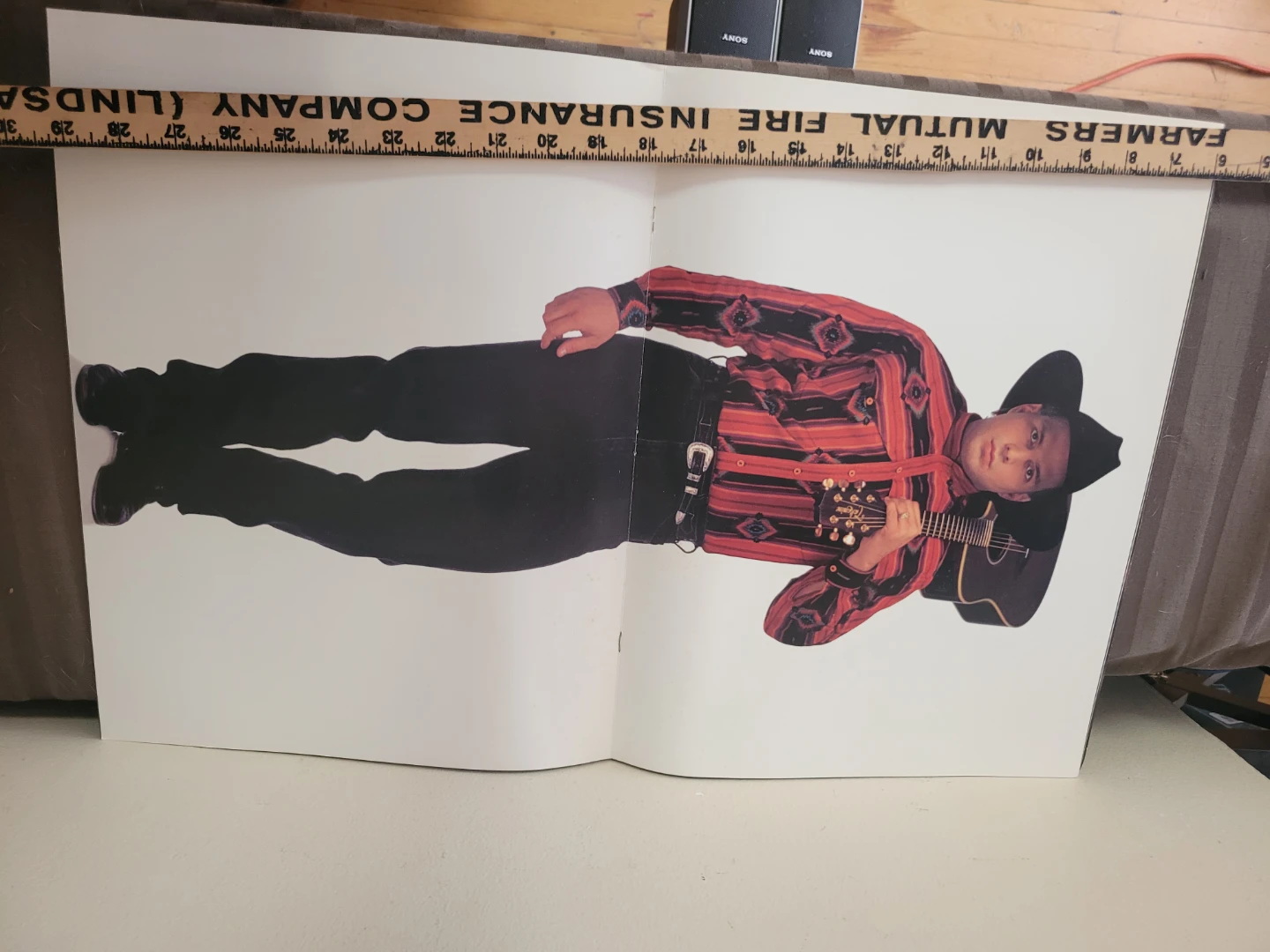 1992 Country Singer Garth Brooks Poster Tour Magazine - photo 3