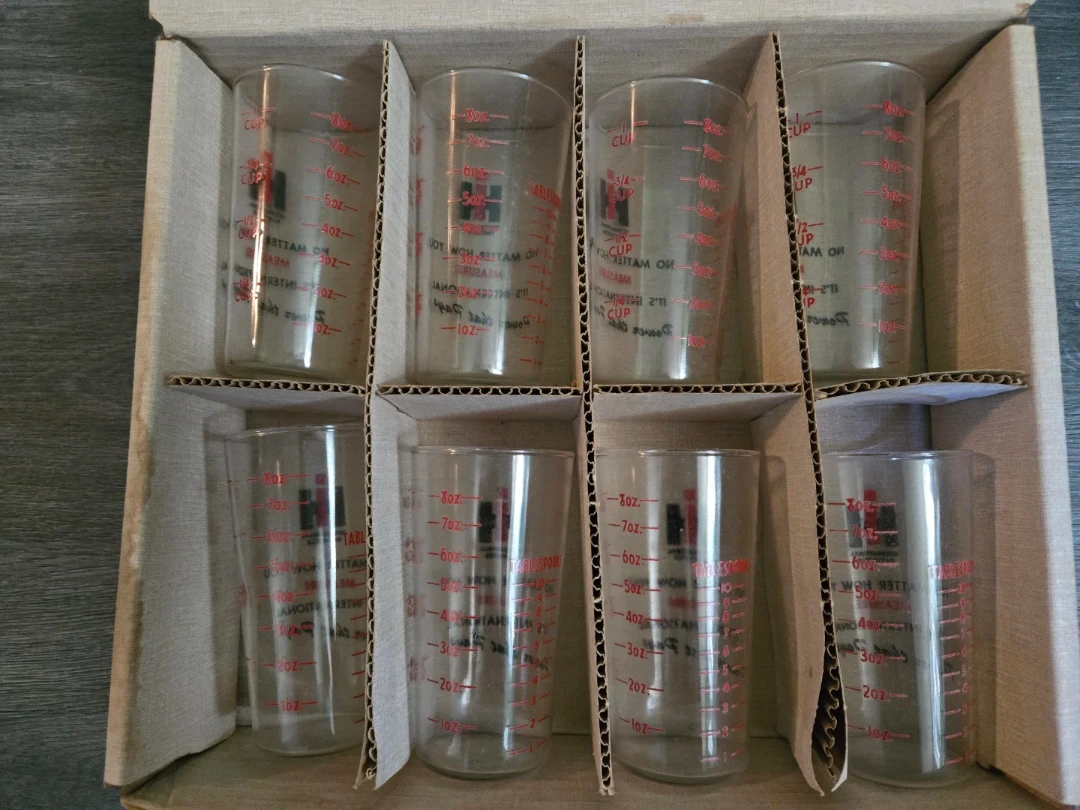 Eight Vintage Anchor Hocking International Harvester Tumblers - photo 4