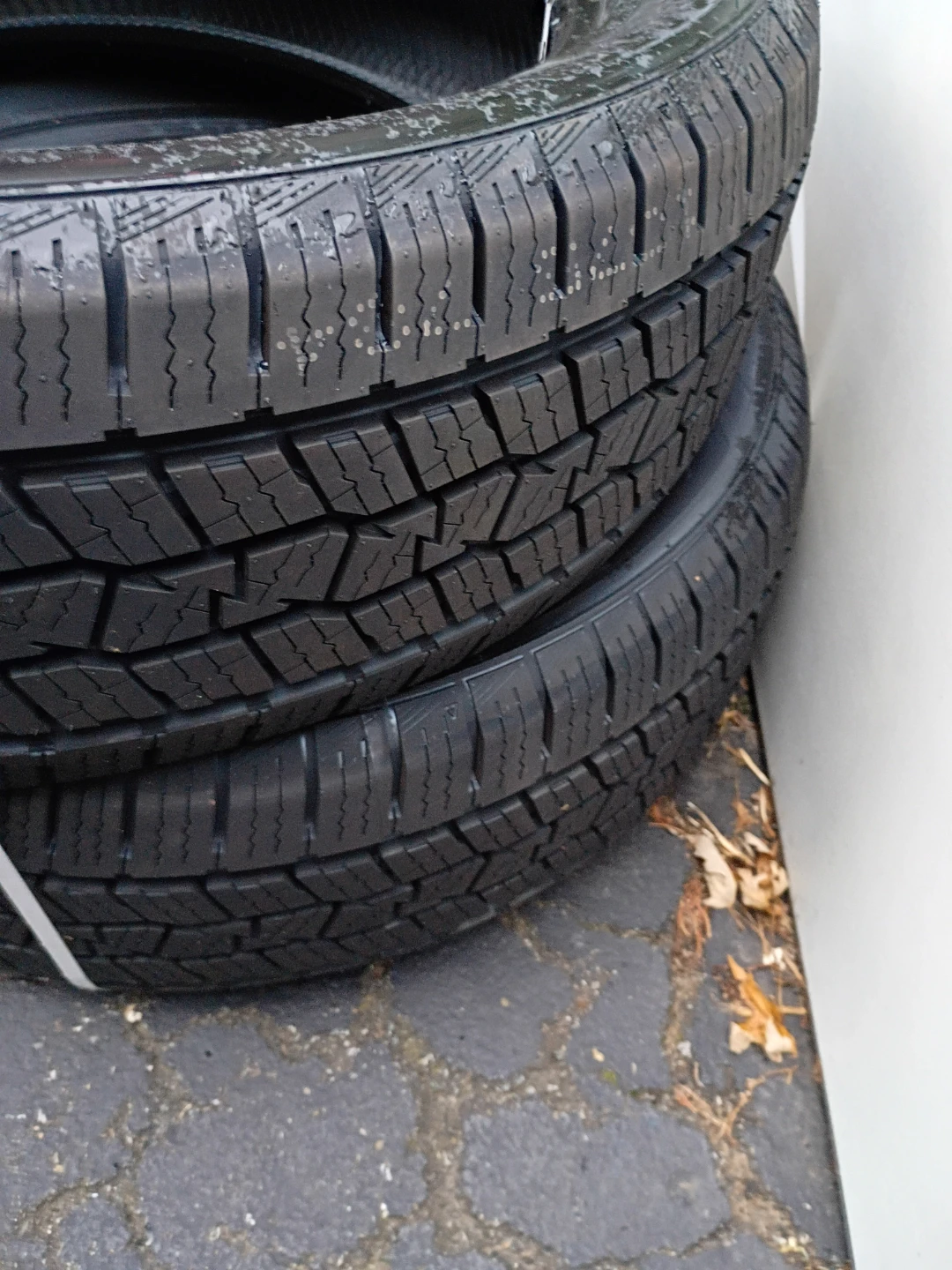 Two brand new tires 225 55 19 - photo 2
