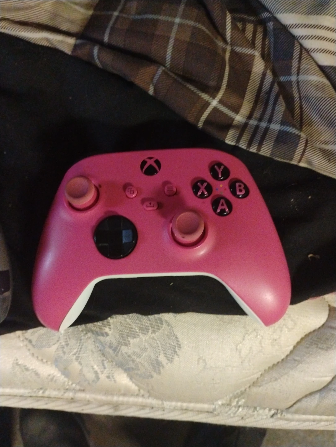 Xbox Wireless Controller - Pink and PlayStation 5 controller - photo 3