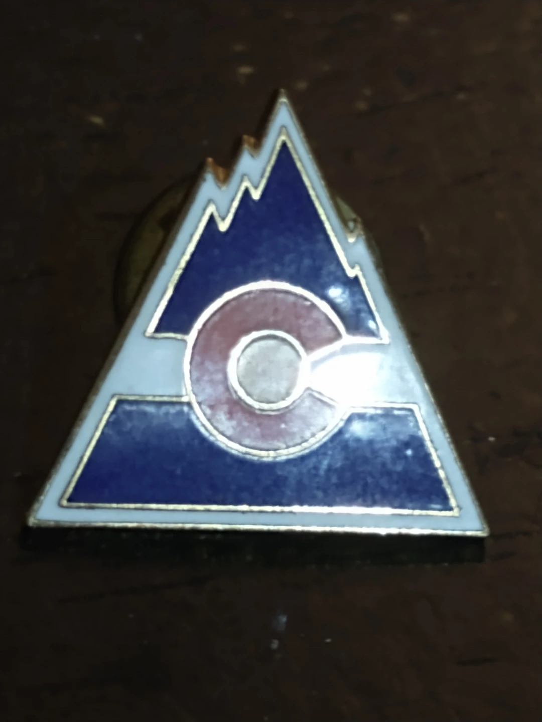 Lovely, 1976-1982 NHL defunct Colorado Rockies lapel pin - photo 2