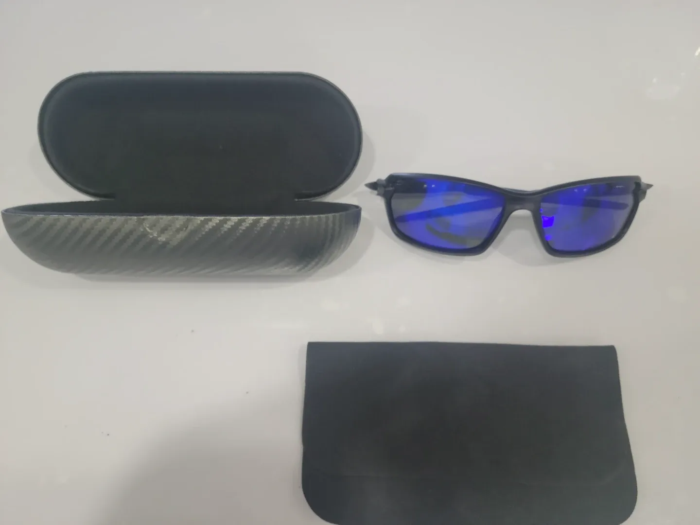 Oakley Carbon Shift Sunglasses Kit – Blue Polarized Lenses