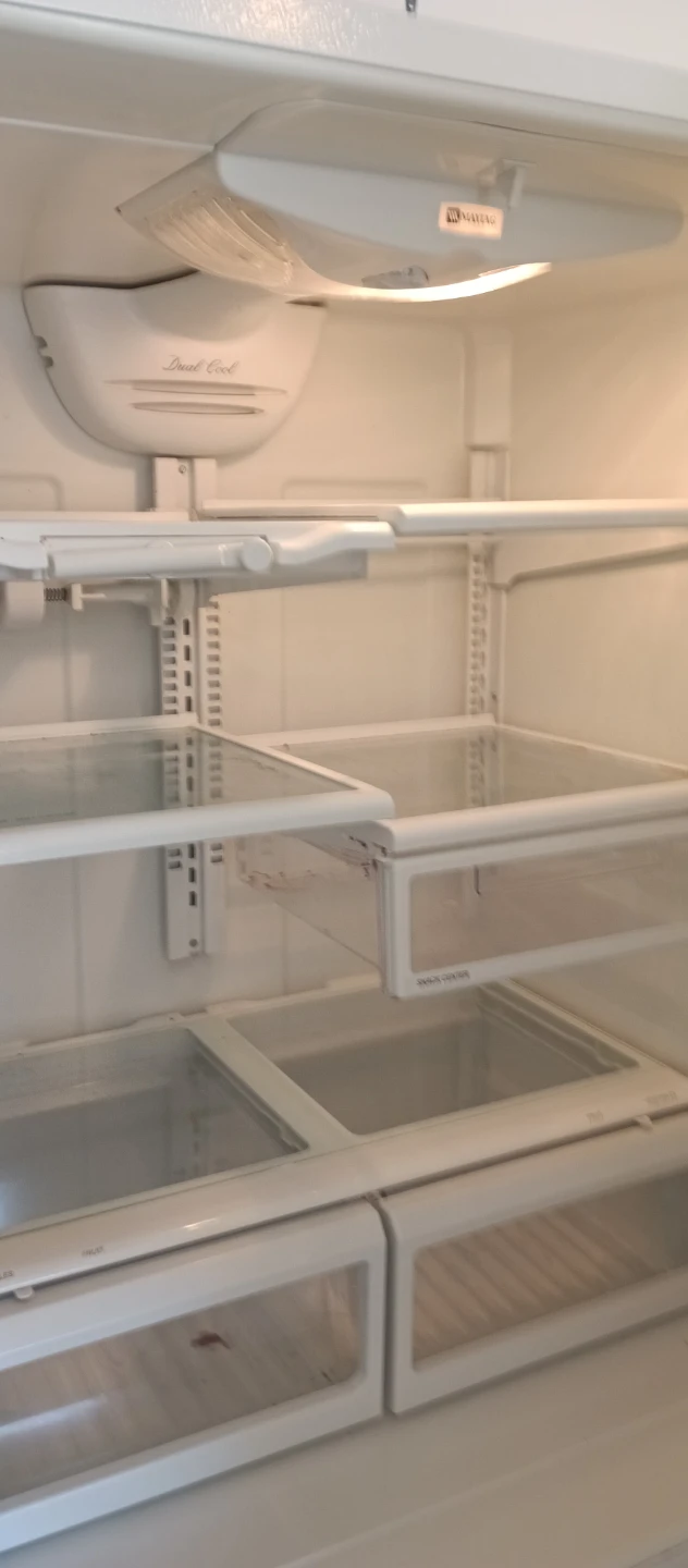 Maytag White Refrigerator with bottom freezer. EUC - photo 2