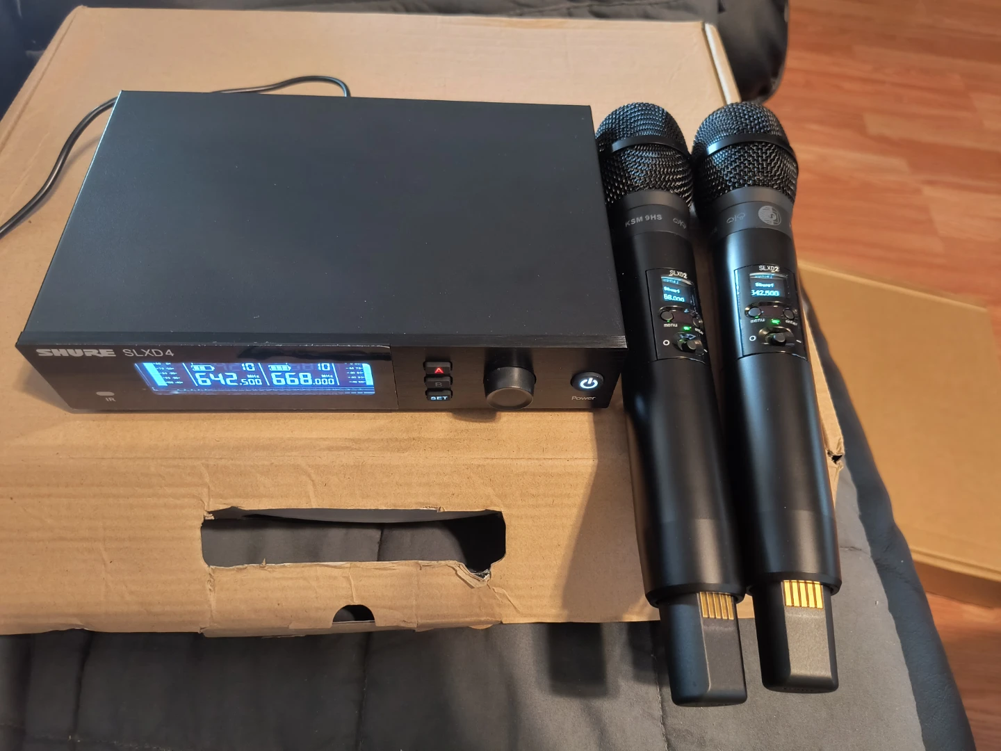 Brand new Shure SLX-D Dual Wireless Microphone System - photo 5