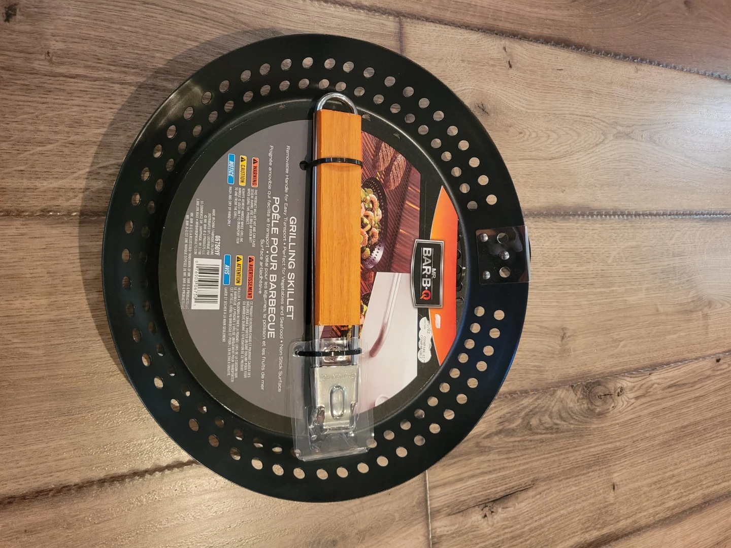 Mr. BBQ Grilling Skillet with Wooden Handle - photo 3