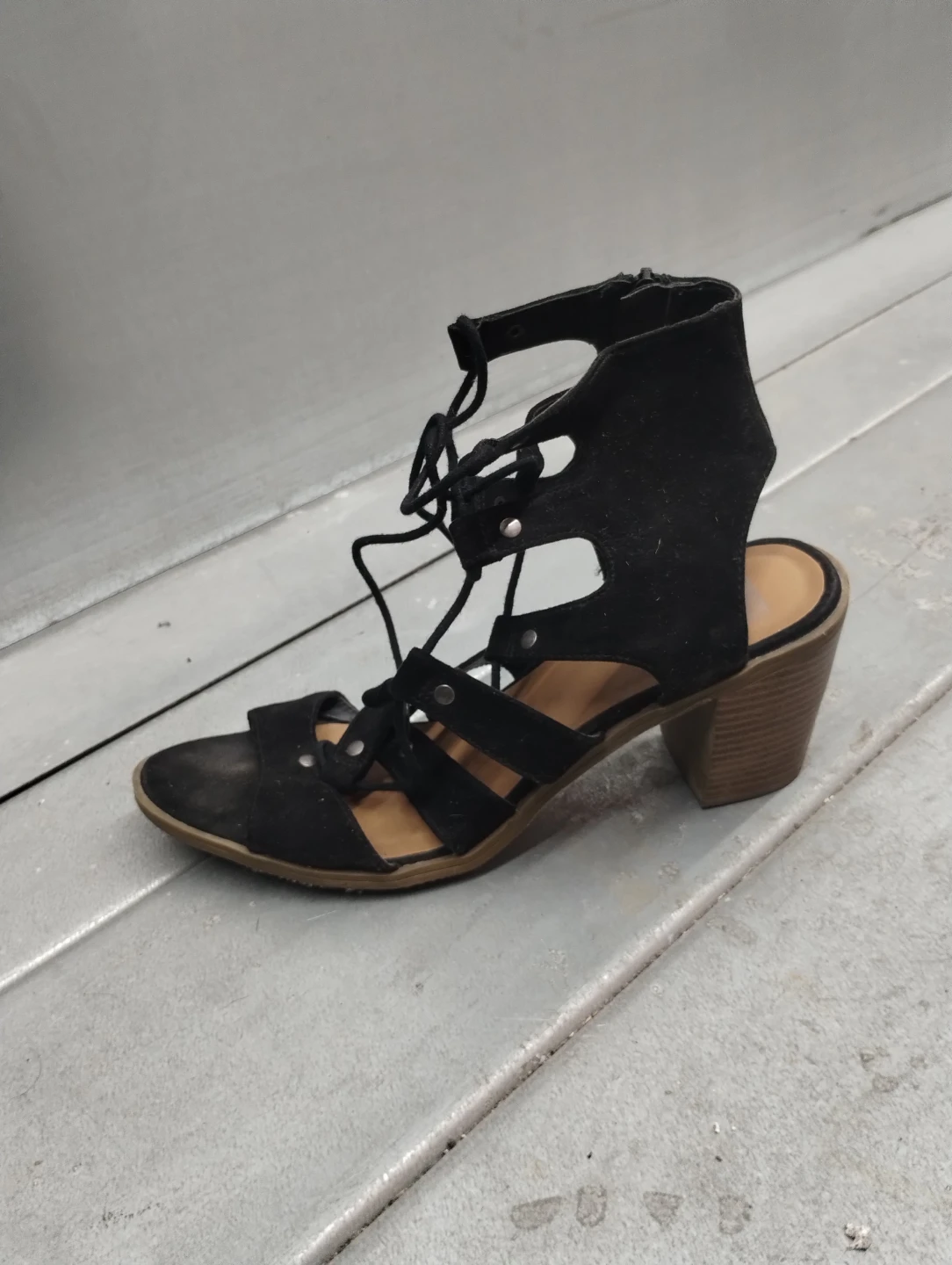 Black Lace-Up Glazed Heeled Sandals - photo 2