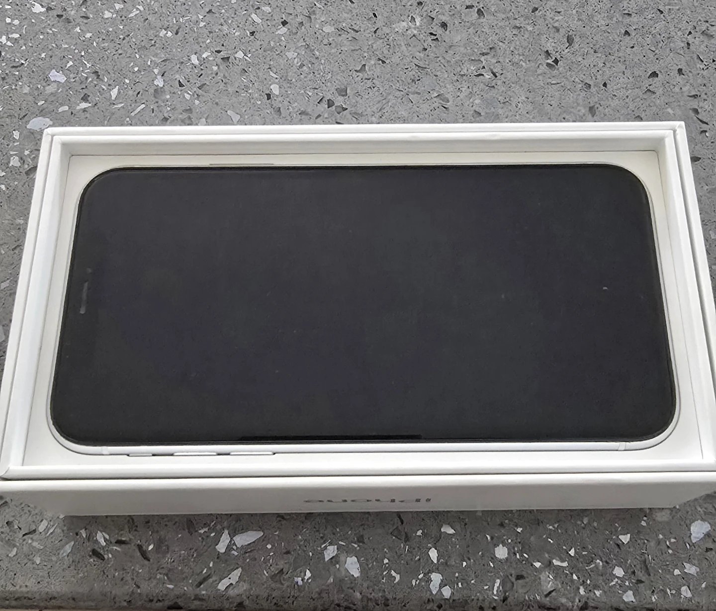 Iphone XR used - photo 3