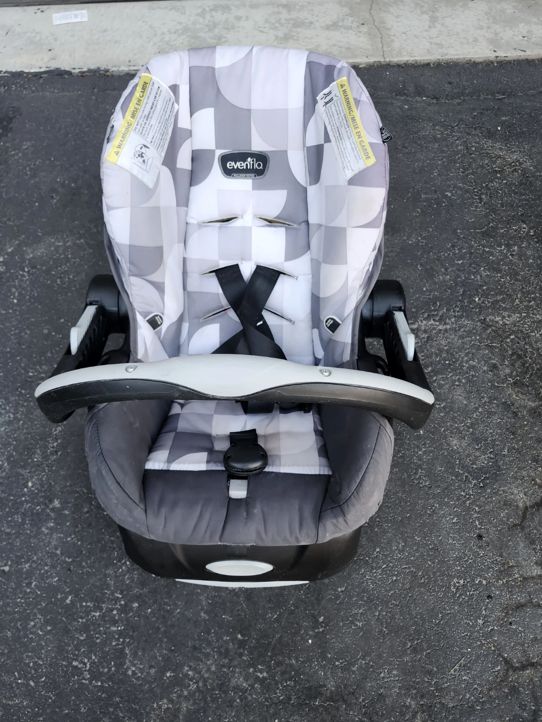 Evenflo Infant Car Seat with Base - photo 2