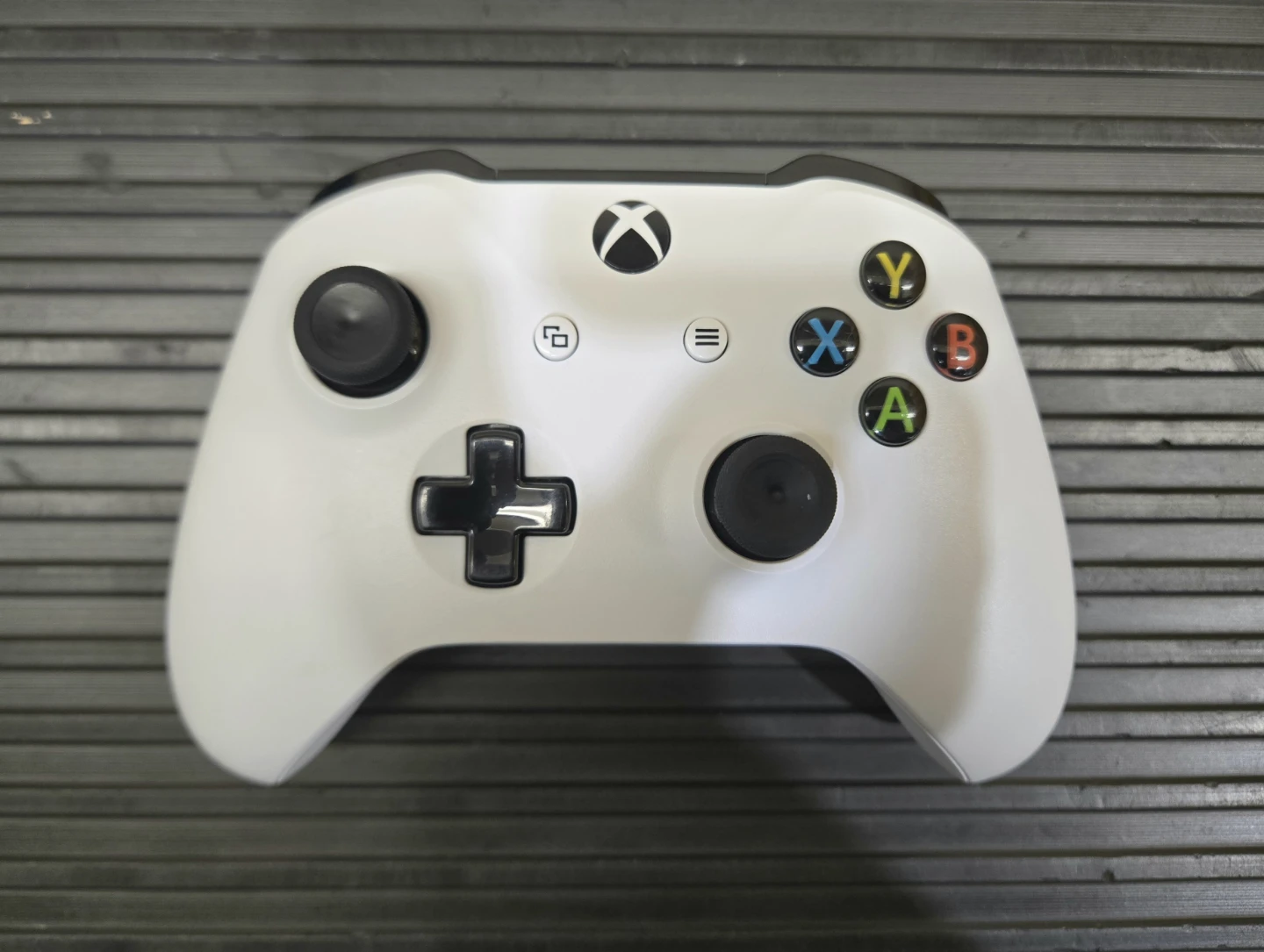 Microsoft Xbox One Wireless Controller / White / Fully Tested