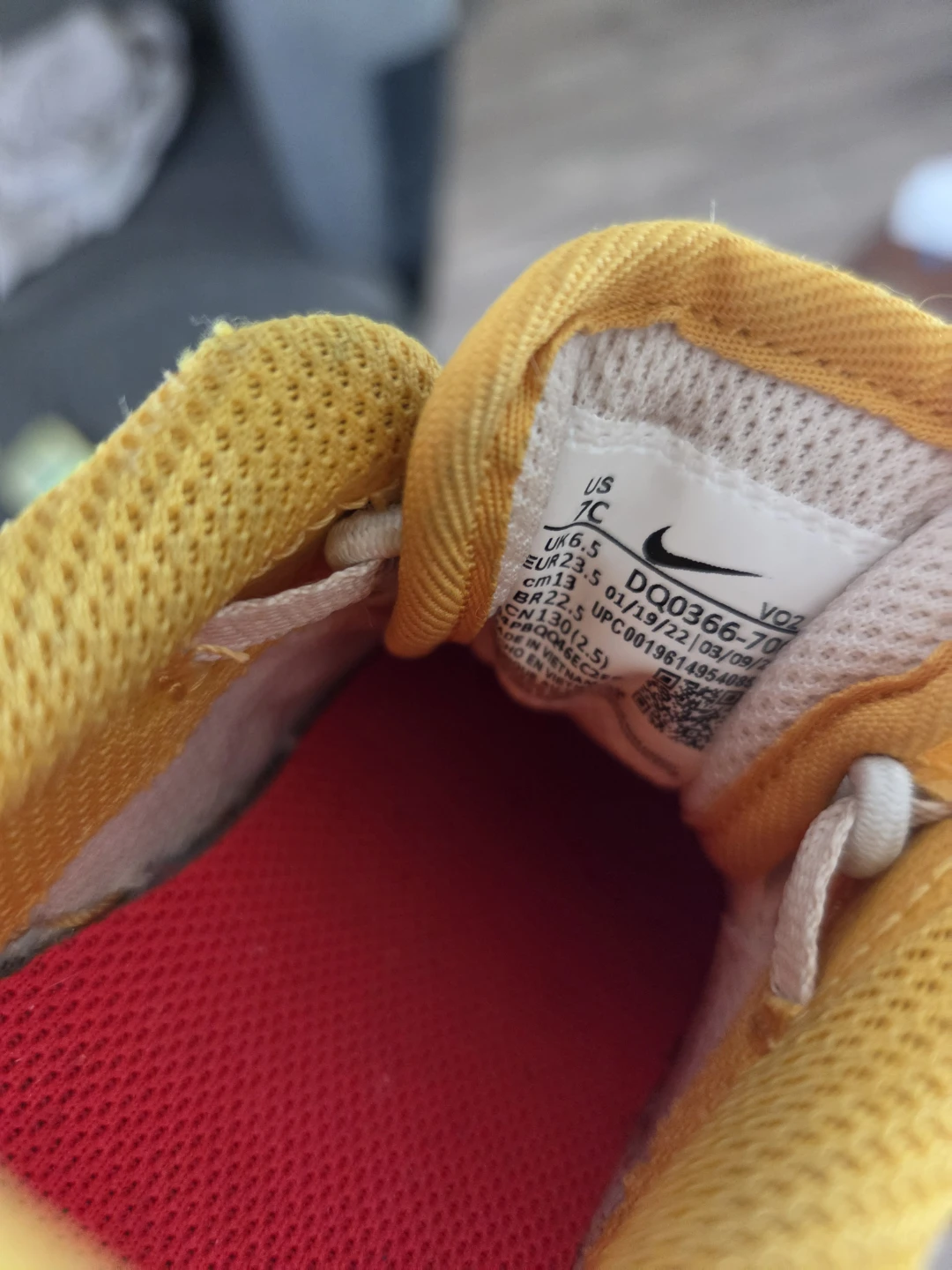 Nike Air Force 1 Crib Shoes Yellow Toddler Size 7C - photo 2