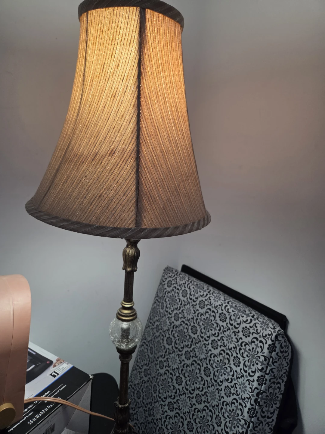 Vintage-style Table Lamp with Tan Shade