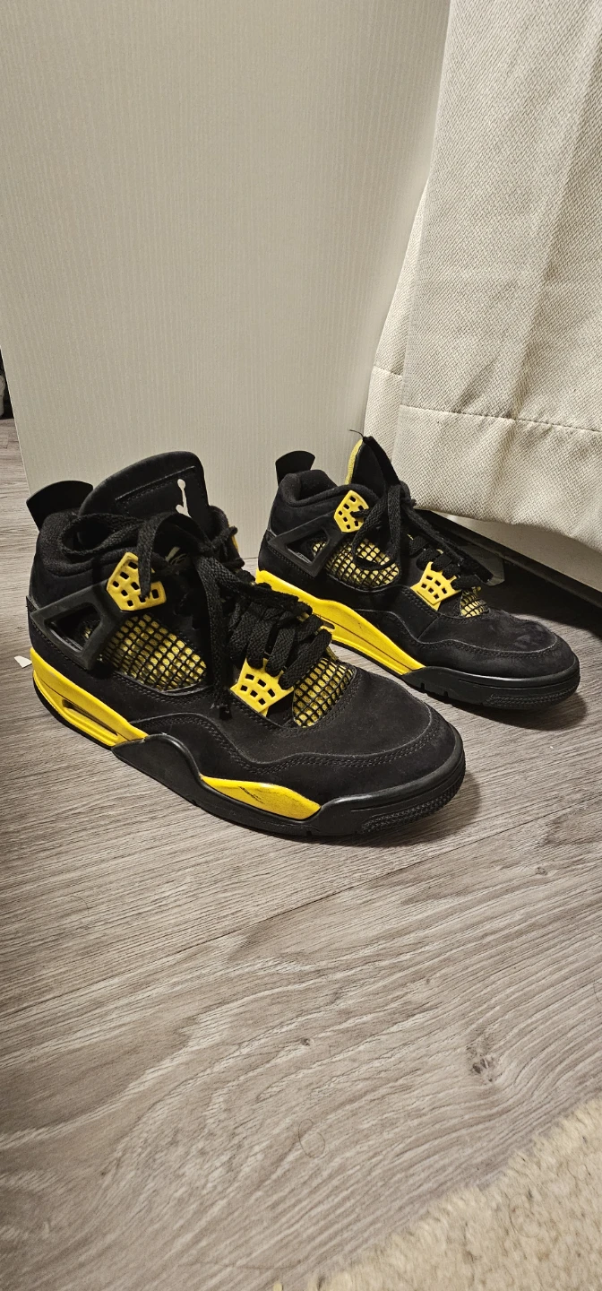 Air Jordan 4 Retro Black Yellow Sneakers