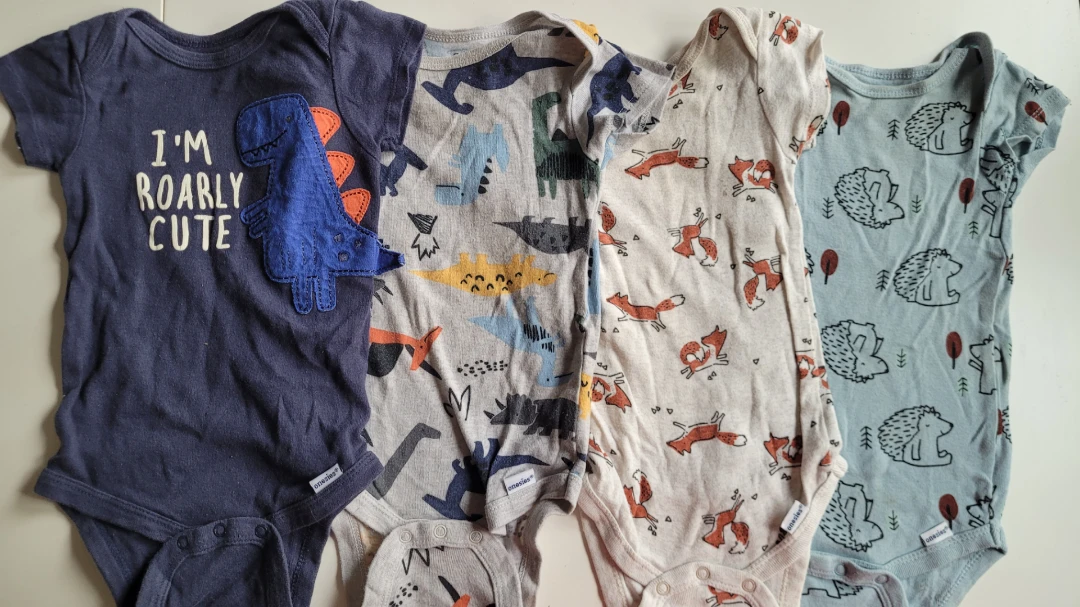 9M Gerber Baby Bodysuits - 4 Pack
