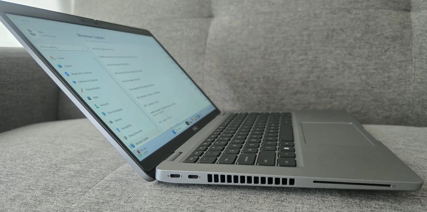 Dell Latitude 5420 with 14" touchscreen 16Gb Ram 256Gb SSD Win11