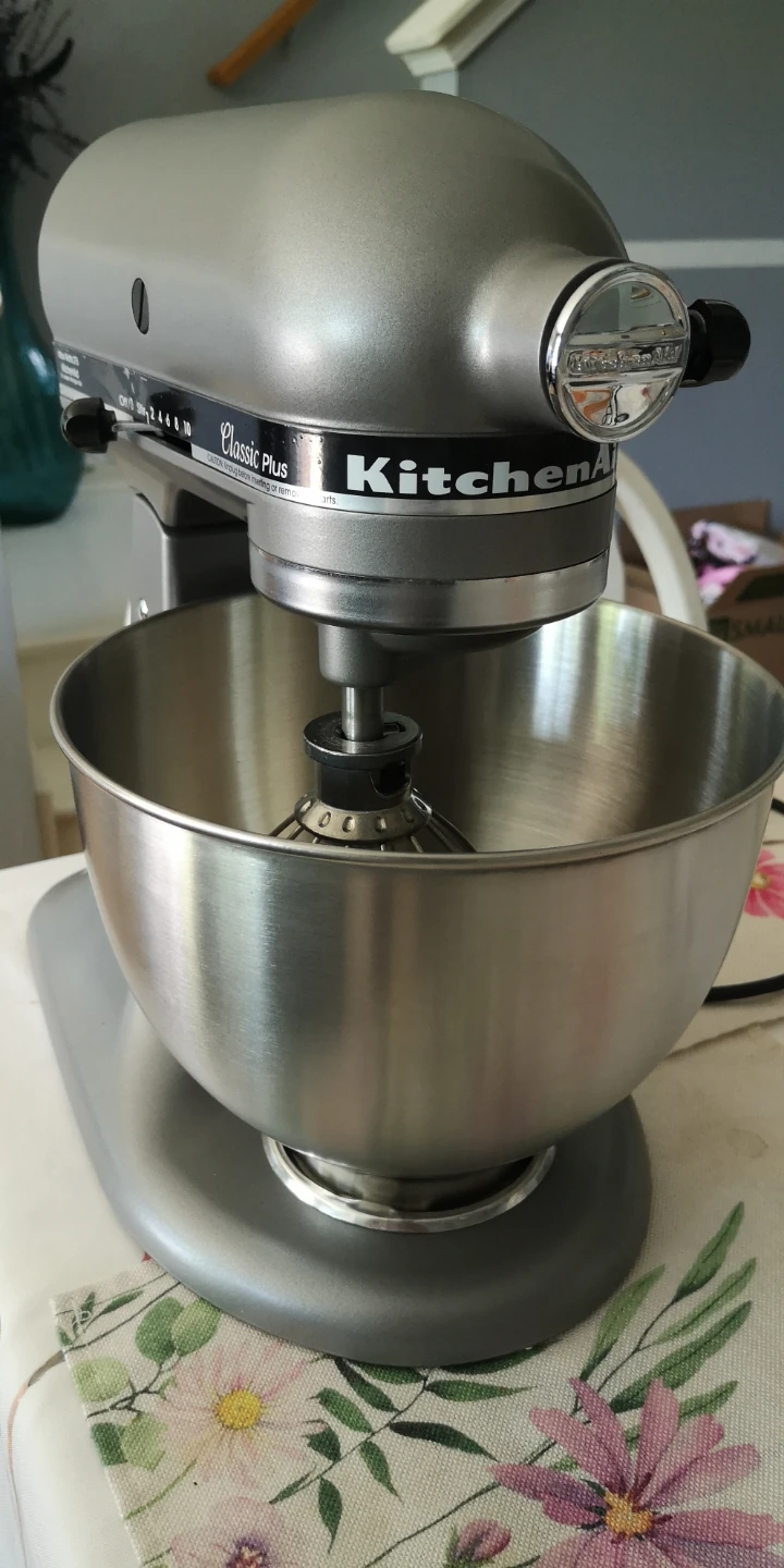 KitchenAid Classic Plus Tilt-Head Stand Mixer