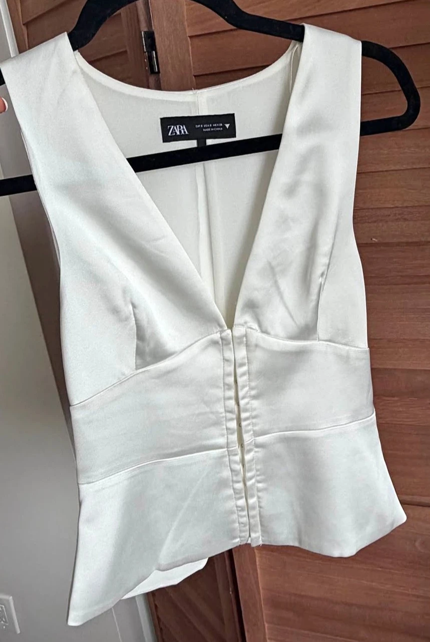 Zara White V-Neck Sleeveless Top