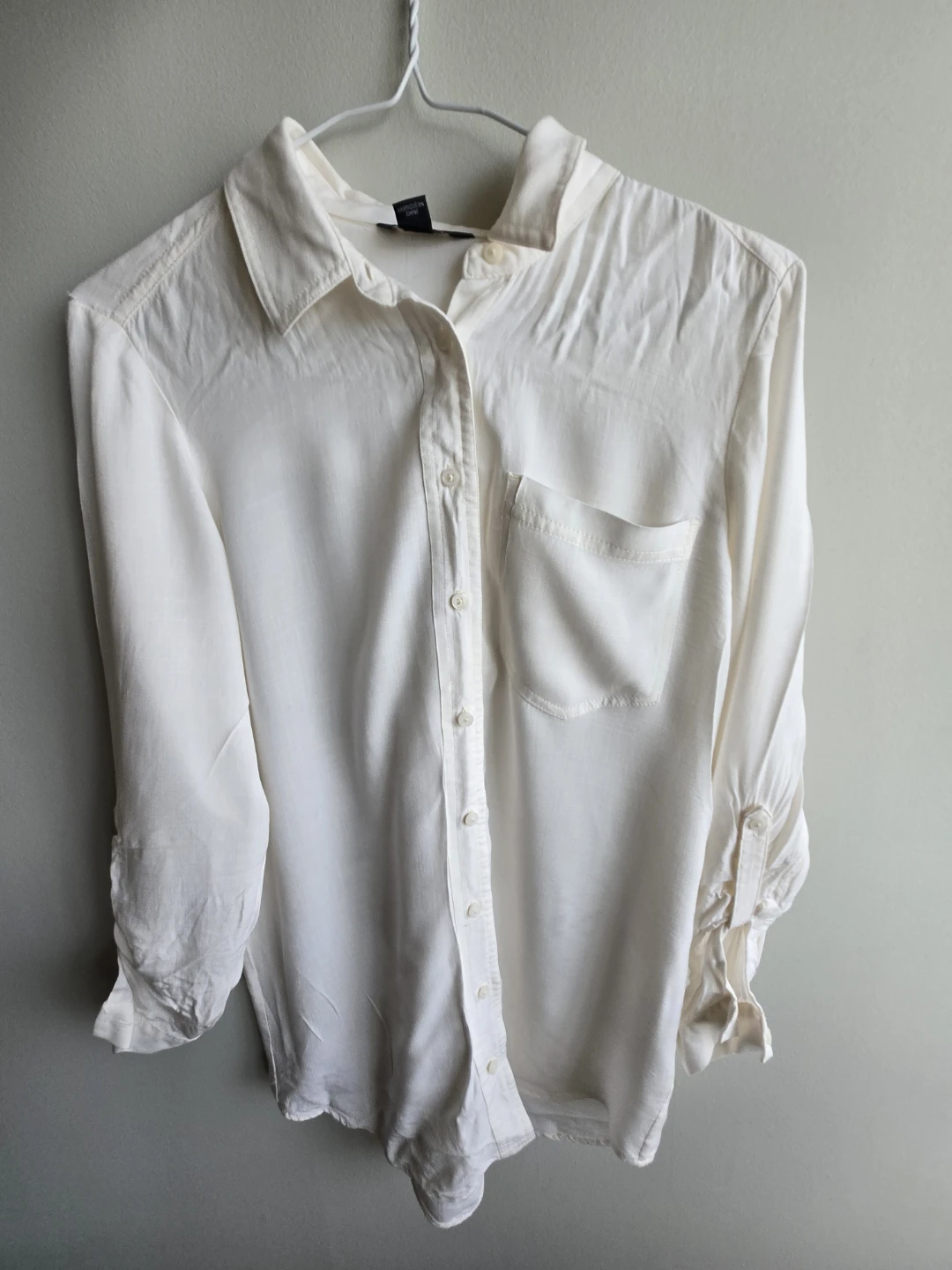 RW&CO. White Button-Up Shirt