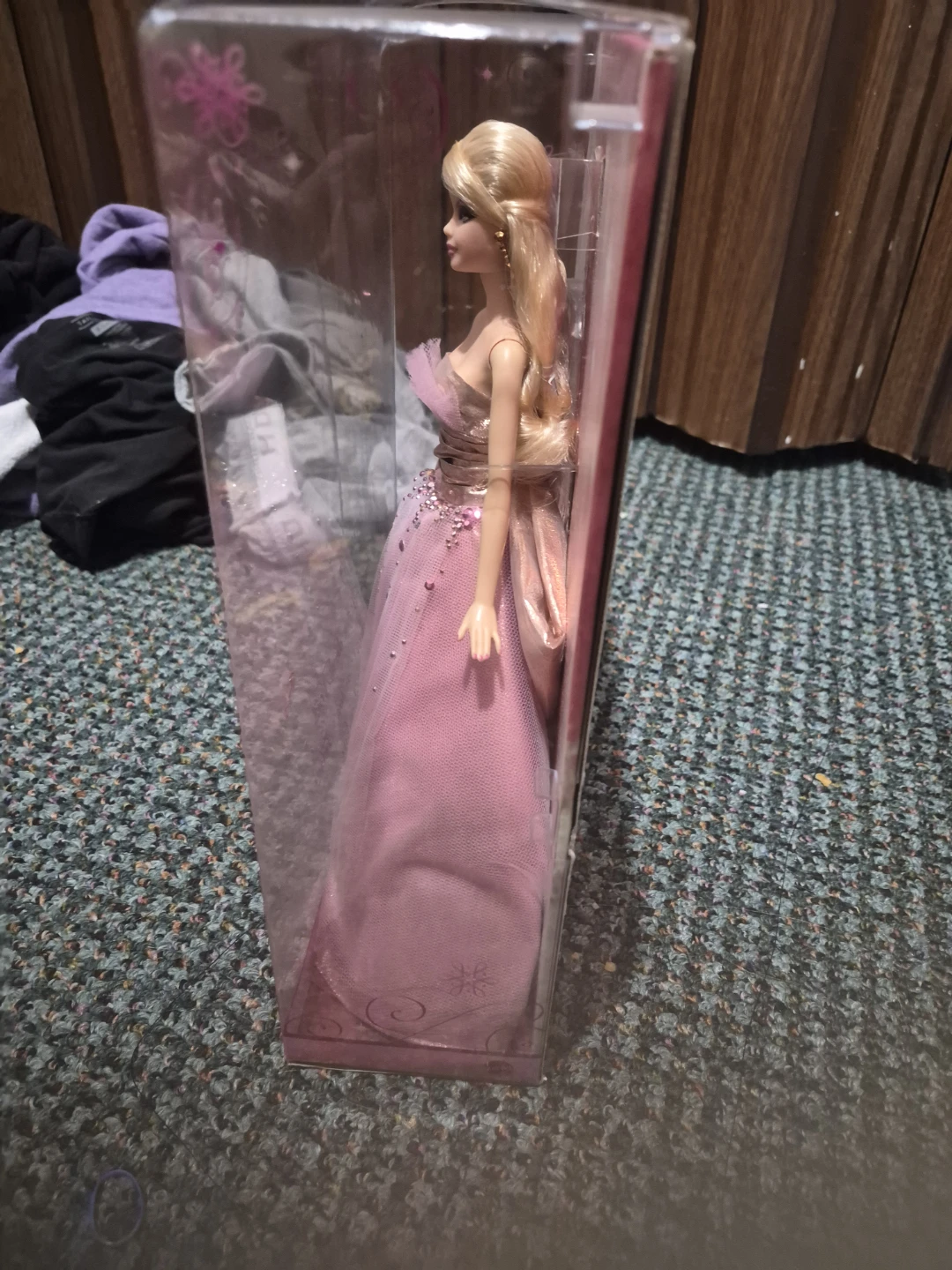 2009 holiday Barbie doll brand new in the box. - photo 2