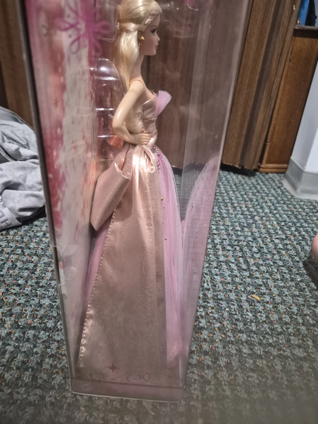 2009 holiday Barbie doll brand new in the box. - photo 4