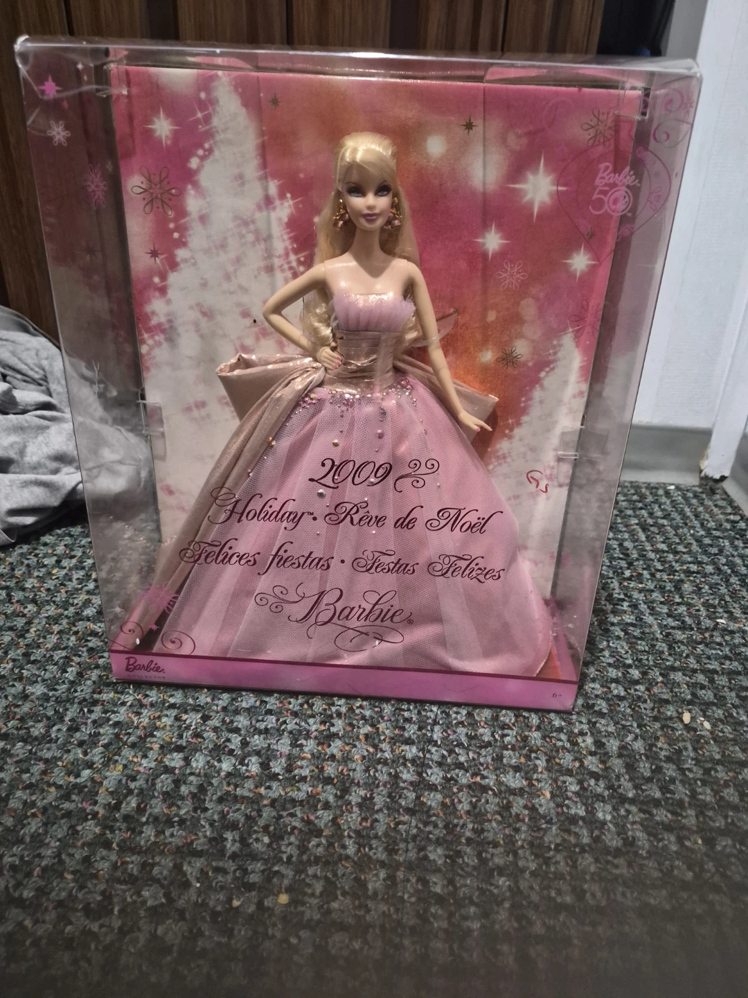 2009 holiday Barbie doll brand new in the box. - photo 5
