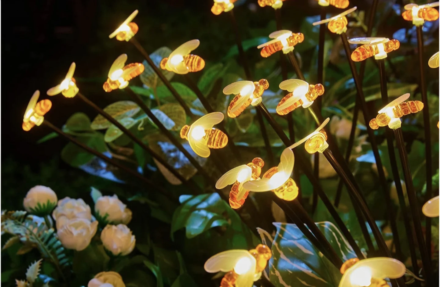 New Solar Powered Bee Garden Stakes Lights - photo 3