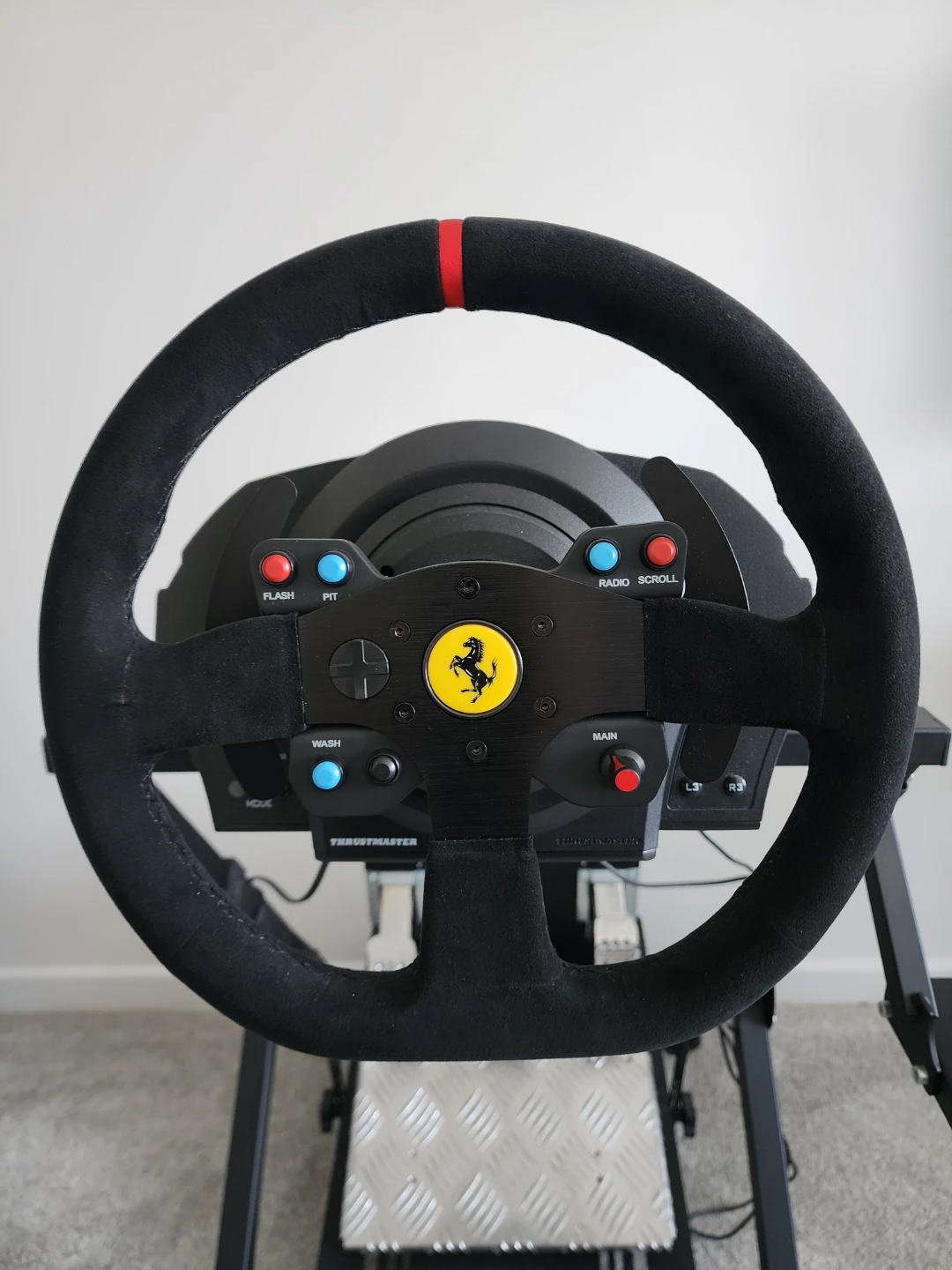 Thrustmaster T300 Ferrari Racing Wheel Alcantara with Stand - photo 3