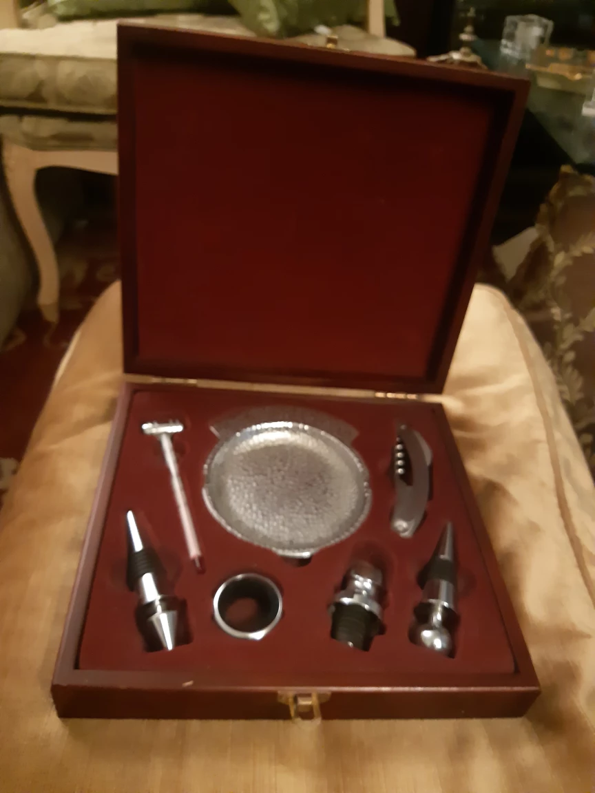 Wine Accessories Set in Wooden Box