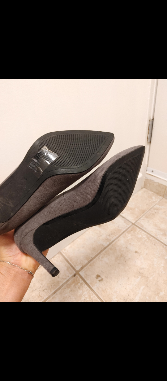 H&M Grey Suede Heels Size 9 - photo 5