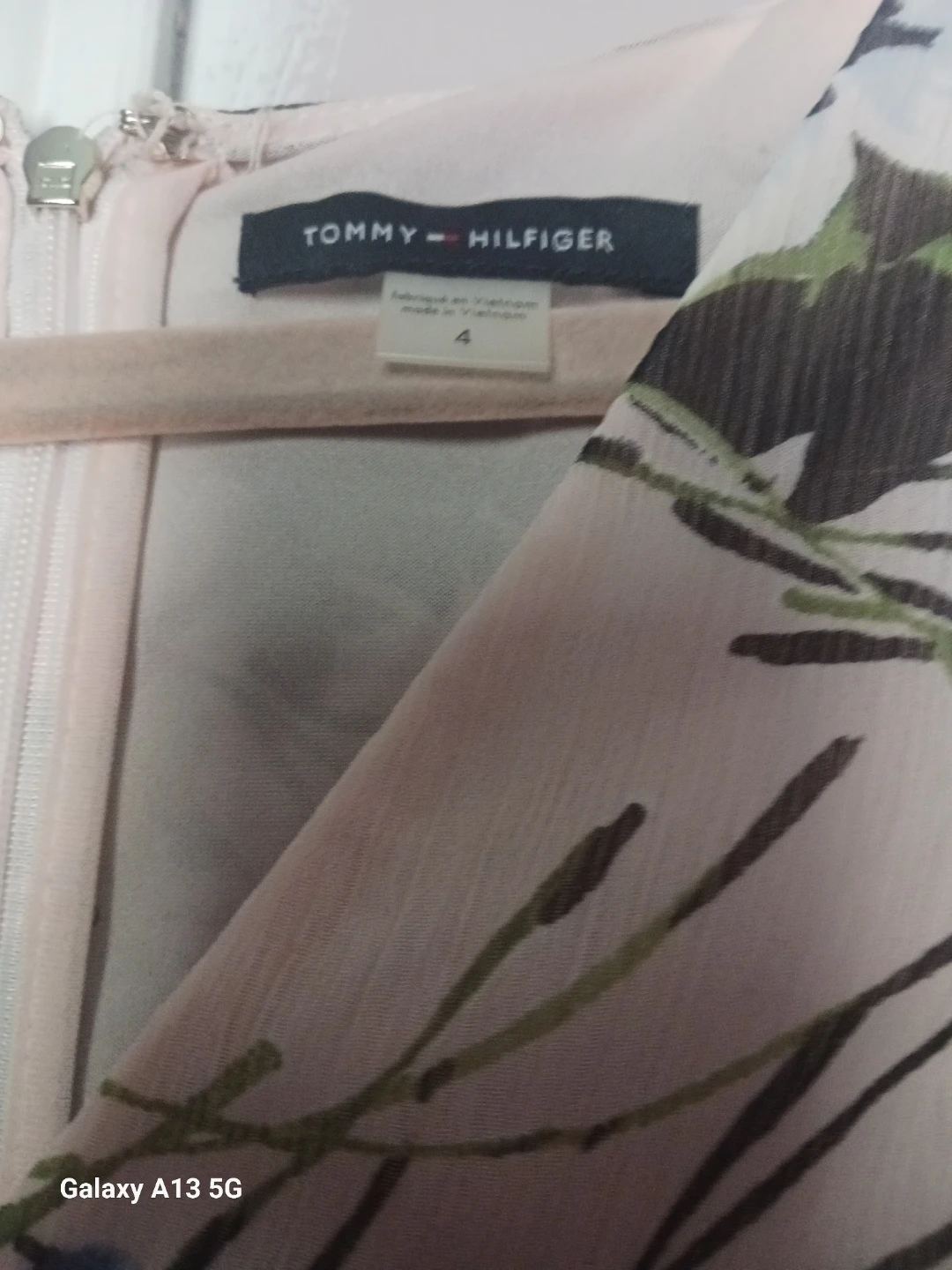 Tommy Hilfiger Floral Dress Size 4 - photo 2