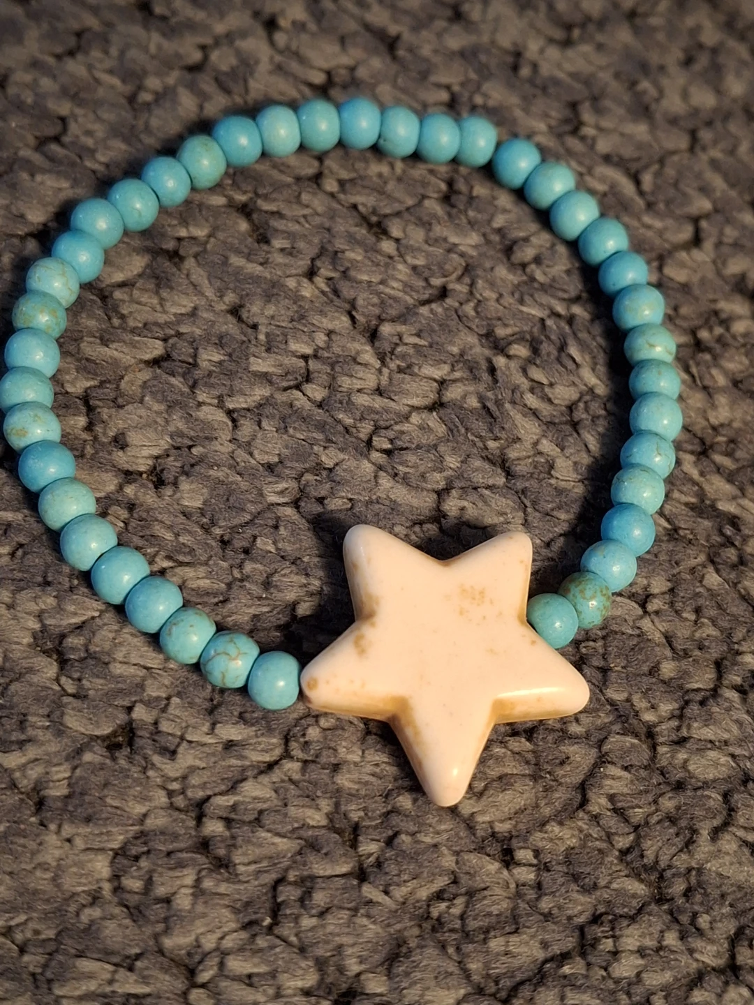 Turquoise Beaded Bracelet with Pink Star Charm