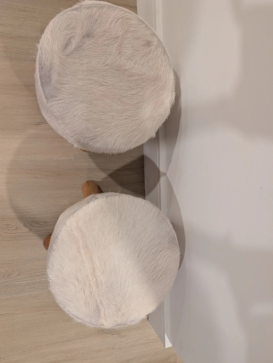 Set of 2 Rustic Hide Stools - photo 2
