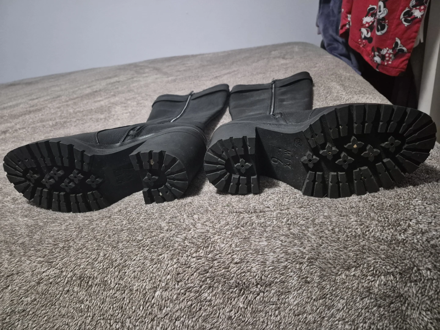 Black Women's Knee-High Boots Size 7 - photo 3